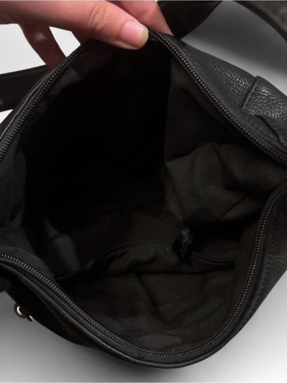 Classic Black Genuine Leather Hobo Slouchy Shoulder Bag Timeless Everyday Carry - Picture 6 of 8